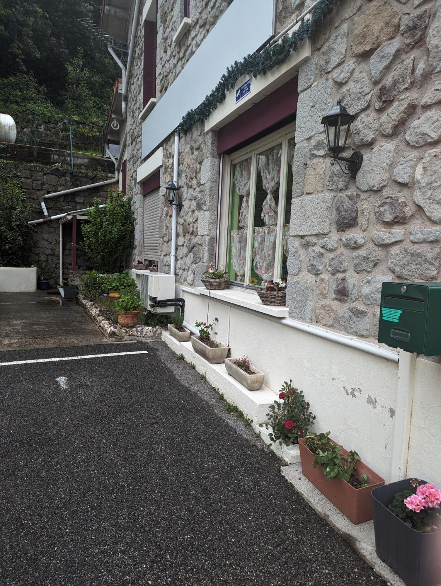 Auberge Des Pins Aubenas Exterior photo